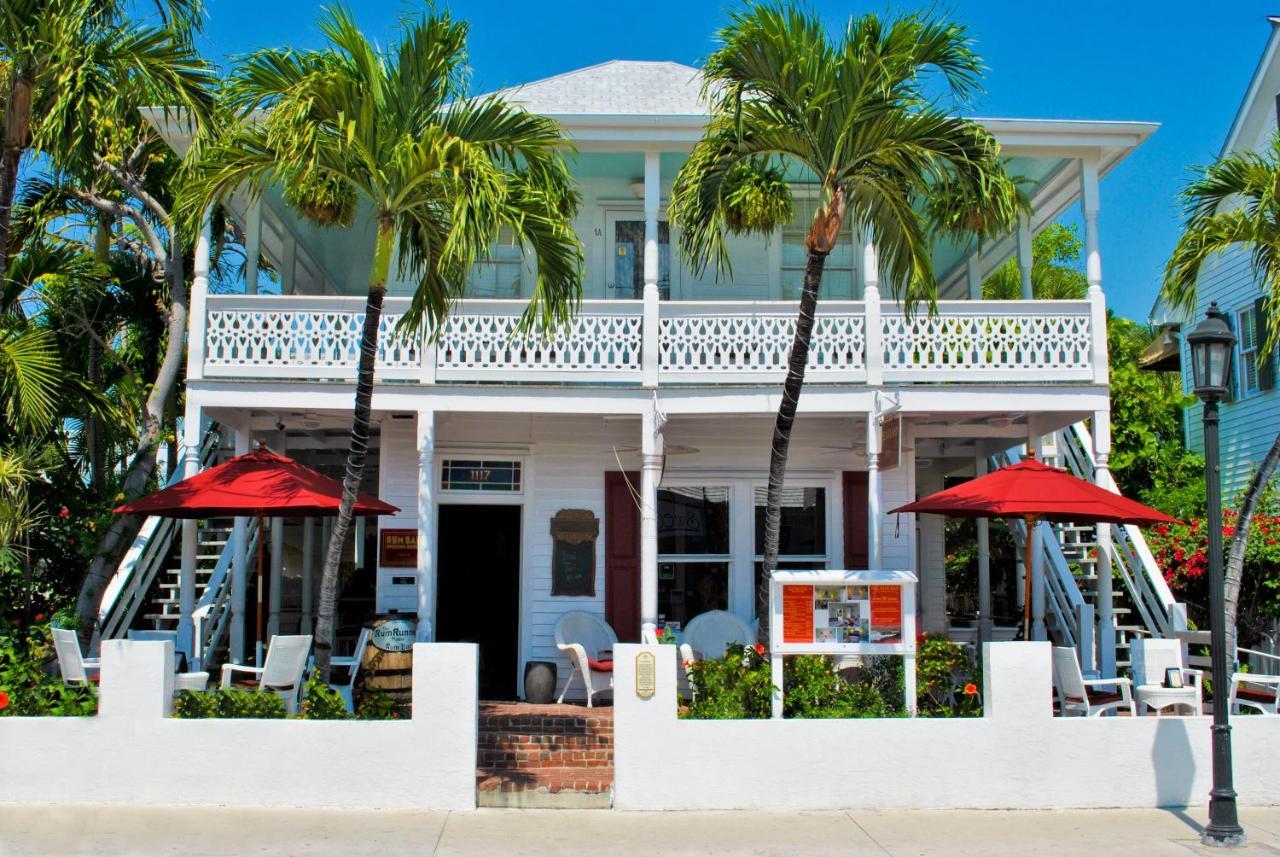 The Speakeasy And Rum Bar Bed and breakfast Cayo Hueso