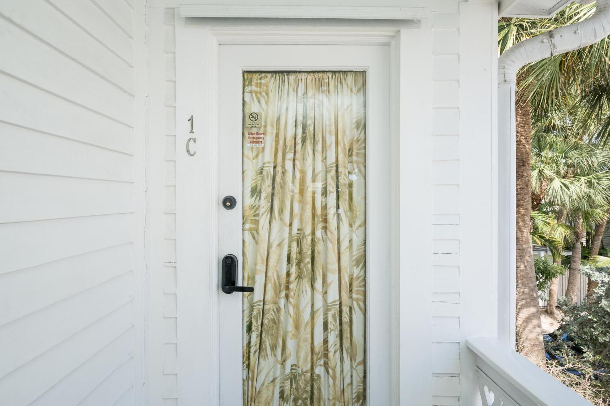 The Speakeasy And Rum Bar Bed & Breakfast Key West