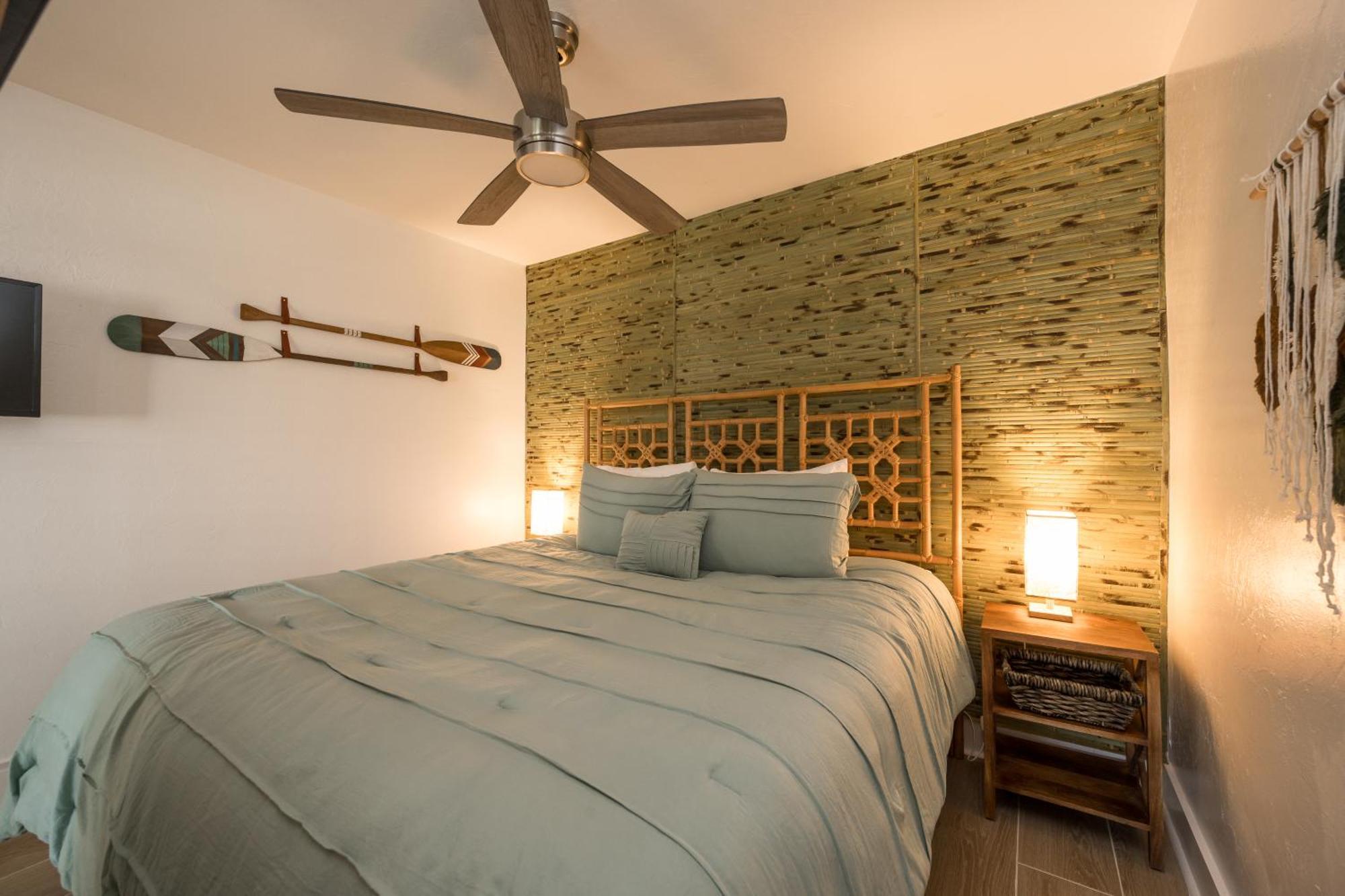 The Speakeasy And Rum Bar Bed & Breakfast